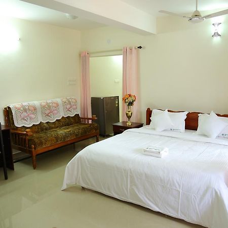 Greenfield Inn Thiruvananthapuram Ngoại thất bức ảnh