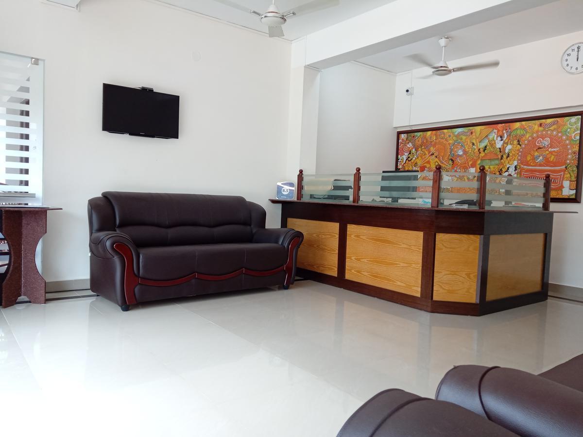 Greenfield Inn Thiruvananthapuram Ngoại thất bức ảnh