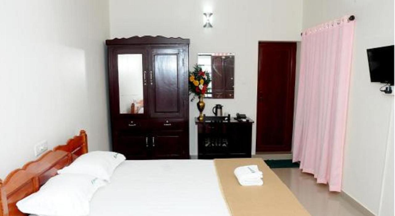 Greenfield Inn Thiruvananthapuram Ngoại thất bức ảnh